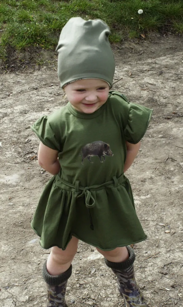 Dětská oboustranná čepice - motiv lesní zvěř