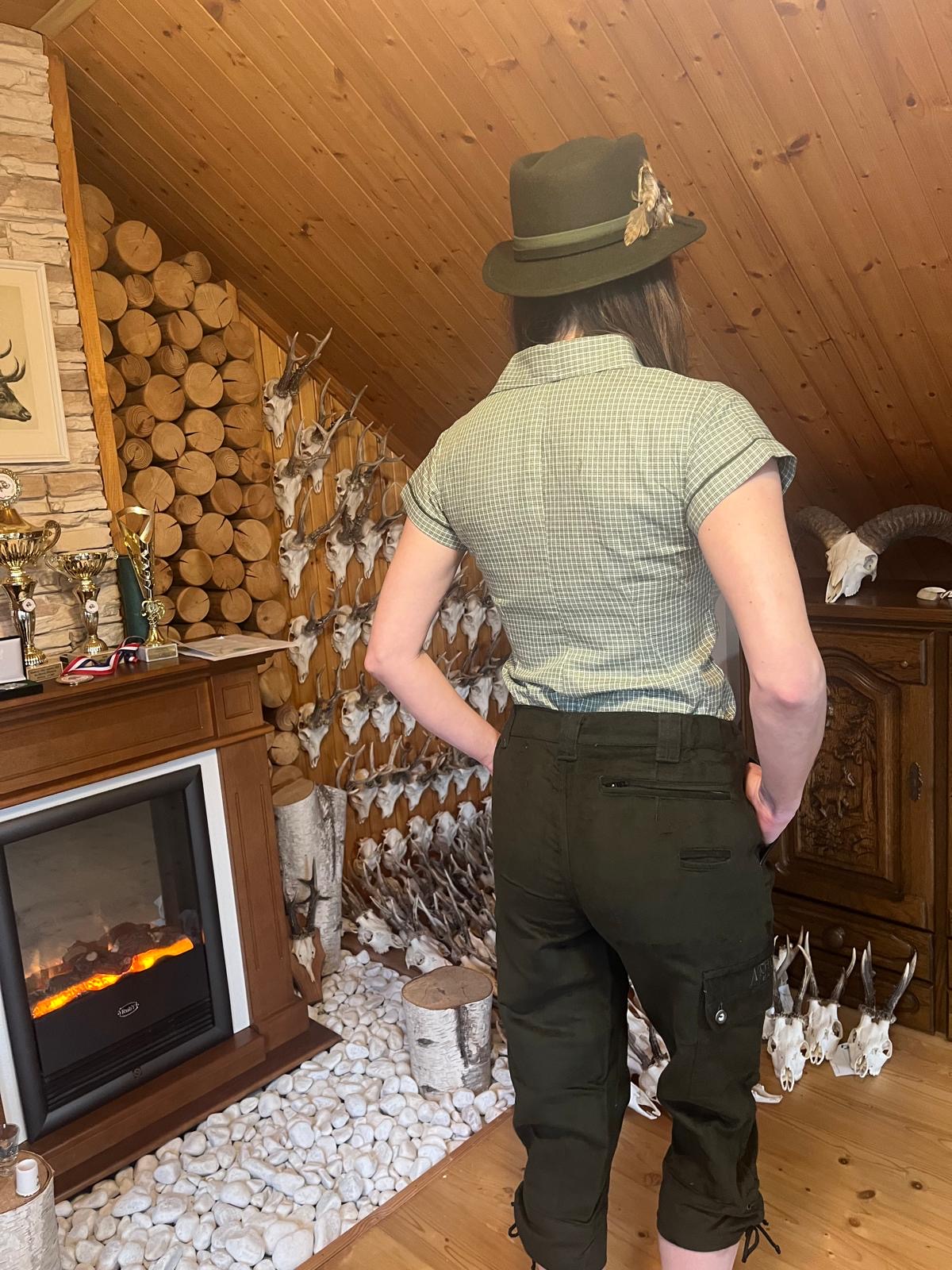 Dámská košile Athos, krátký rukáv, s výšivkou myslivecký knoflík